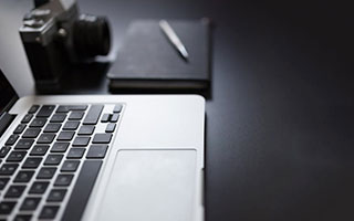 可以网上开户股票:互联网金融股票龙头排名-大盘回调 无敌的“易中天”也终于跌了！为何情绪突变？